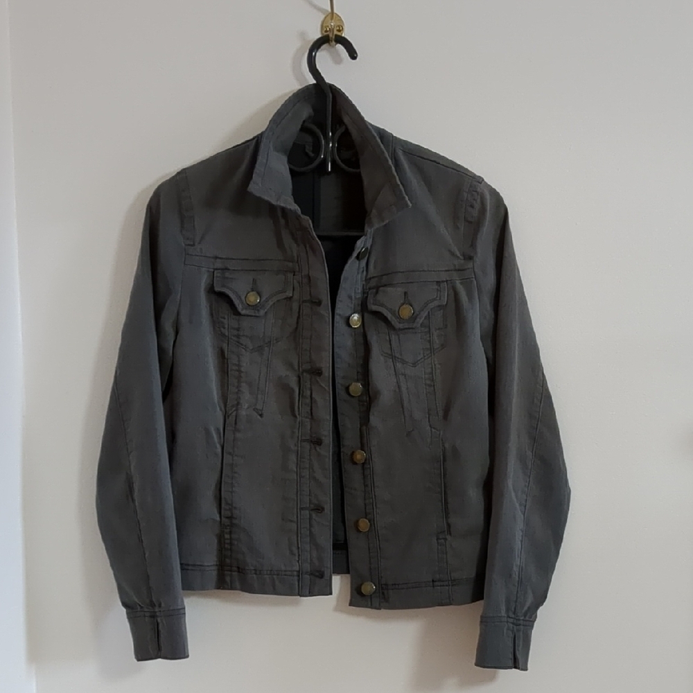 3 / 40$ 🇨🇦 Gray Jean Jacket - Size Medium